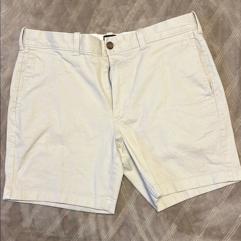 Men's Classic 7” Light Khaki Shorts